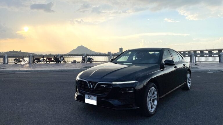 Thay Kính Chắn Gió Xe Vinfast LUX A2.0