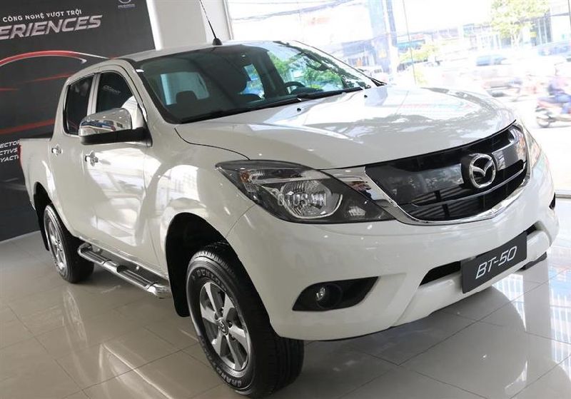 thay-kinh-chan-gio-xe-oto-mazda-bt50 Thay Kính Chắn Gió Xe Oto Mazda BT50