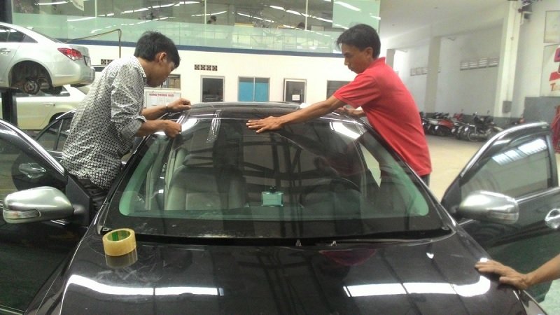 thay-kinh-chan-gio-xe-oto-mazda-cx8 Thay Kính Chắn Gió Xe Oto Mazda CX8
