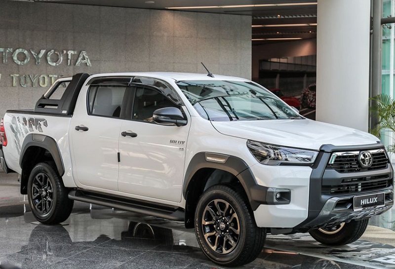 Thay Kính Chắn Gió Xe Hilux Thay Kính Chắn Gió Xe Hilux