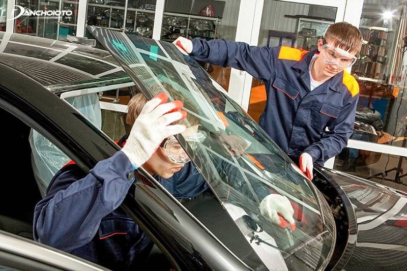 thay-kinh-chan-gio-xe-toyota-wigo Thay Kính Chắn Gió Xe Toyota Wigo