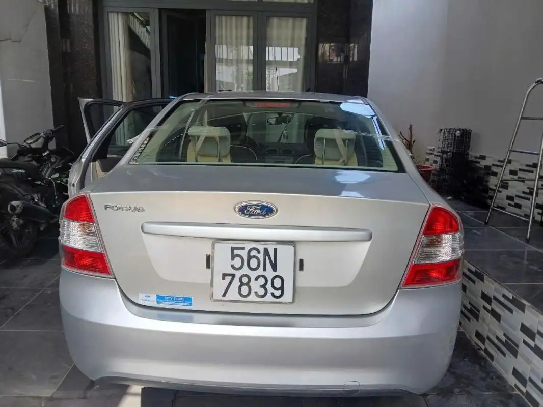 Kính Ô Tô Bị Nứt Có Nên Thay Không?