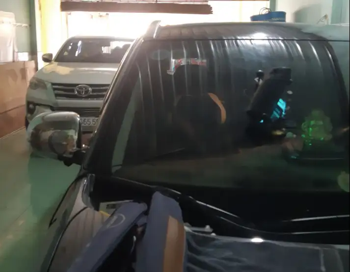 Thay Kính Ô Tô Hóc Môn