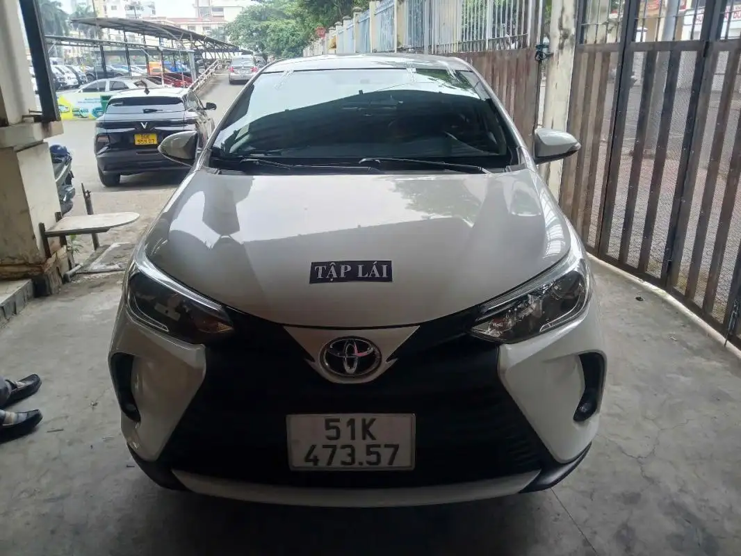 Thay Kính Ô Tô Giá Rẻ Tại Sài Gòn