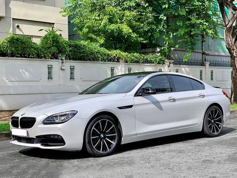 Kính chắn gió xe BMW 640i