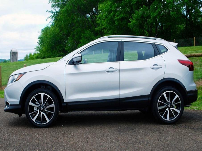 thay-kinh-chan-gio-xe-nissan-qashqai thay Kính chắn gió xe Nissan Qashqai