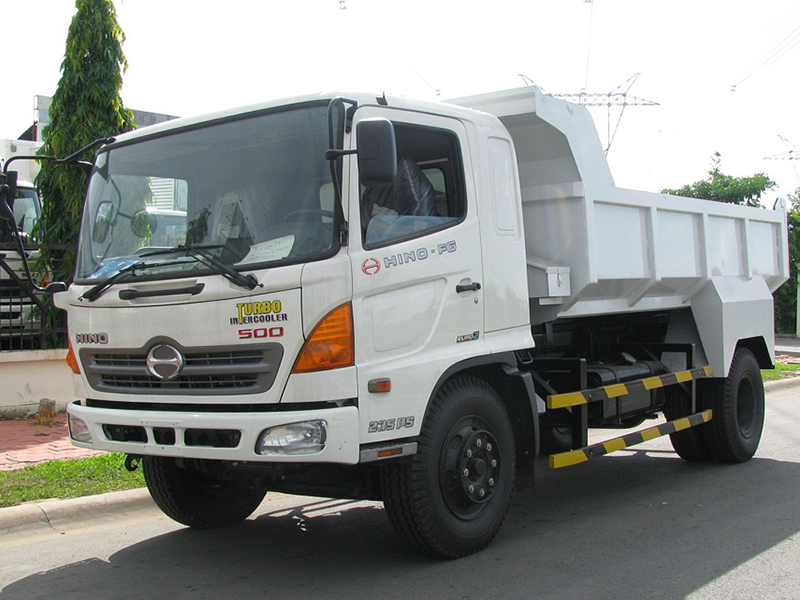 thay-kinh-chan-gio-xe-tai-hino-6-tan thay Kính chắn gió xe tải Hino 6 tấn