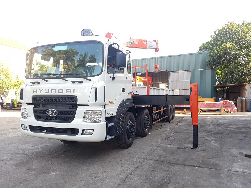 thay-kinh-chan-gio-xe-tai-huyndai-9-tan thay Kính chắn gió xe tải Hyundai 9 tấn