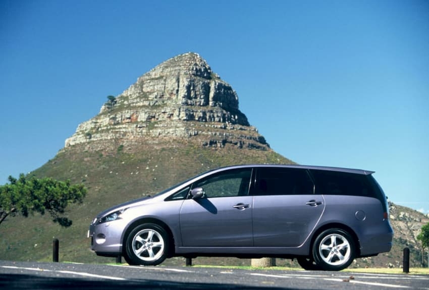 Thay kính chắn gió xe Mitsubishi Grandis